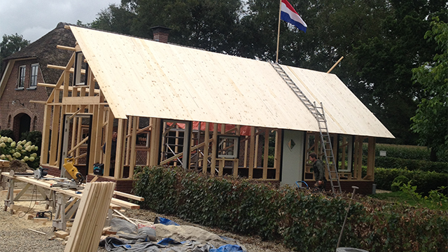 De eerste stappen in de realisatie van een tuinhuis alias vakantiewoning in Epe