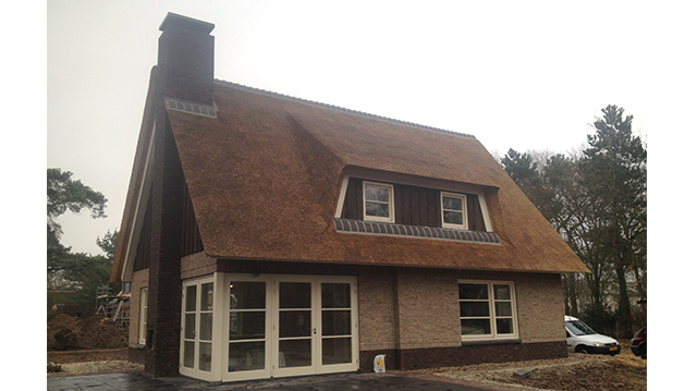 voorzijde van de nieuwbouwvilla gerealiseerd door bouwveluwe