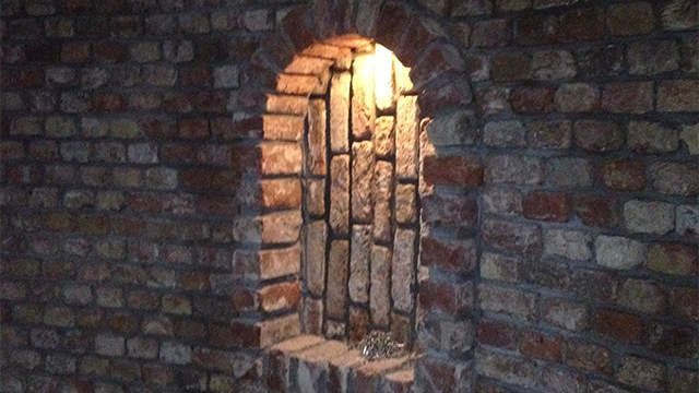 Bouwwerkzaamheden aan tunnels in villa in Vierhouten door van den Berg uit Elspeet Detail van een nis in de tunnels in de villa in Vierhouten, door van den Berg uit Elspeet
